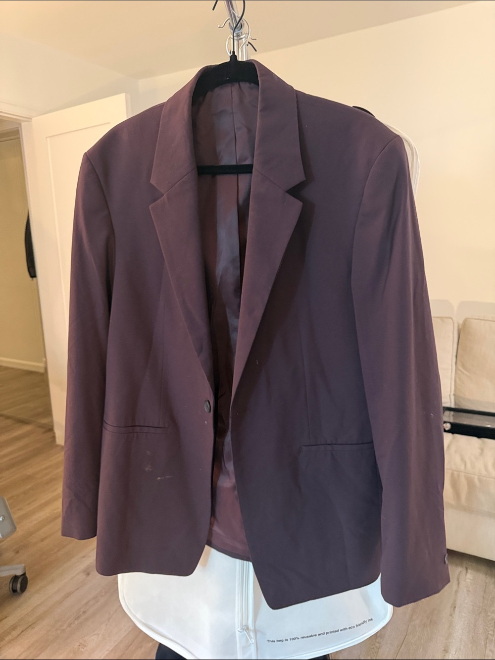 Men's Plum Single-Breasted Blazer - Classic Tailored Style